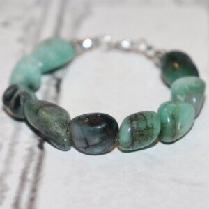 Beautiful natural green stone and silver beaded bracelet 7" NWOT